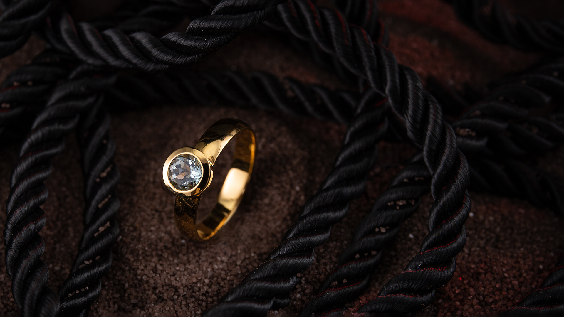 Gold rings with aquamarine Gabilo