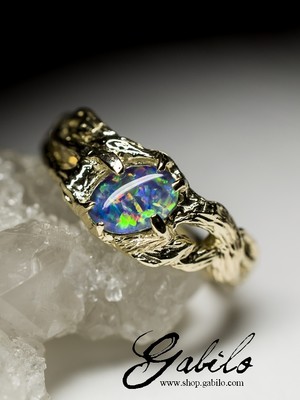 Goldener Ring mit Opal Triplet