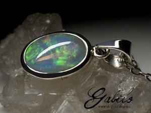 Silberanhänger mit äthiopischem Opal