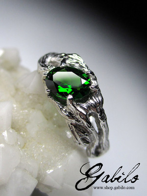 Chrome diopside silver ring