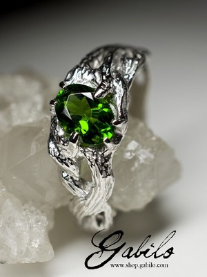 Chrome diopside silver ring