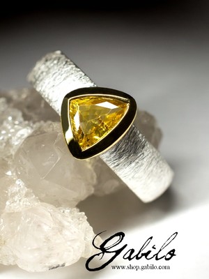 Silberring mit gelbem Saphir