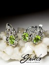 Silver earrings with chrysolite