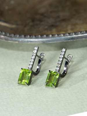 Peridot and Diamond silver earring
