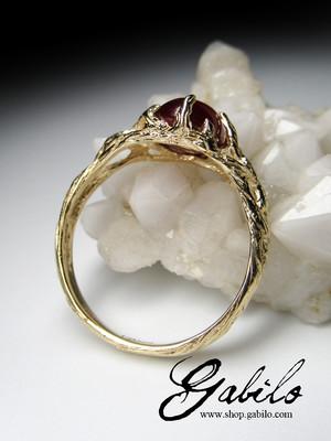 Star ruby gold ring