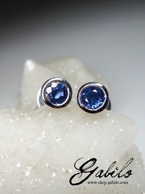 Sapphire gold earrings 