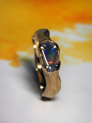 Schwarz opal goldener ring