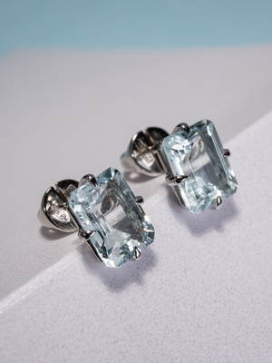 Aquamarine silver stud earrings 