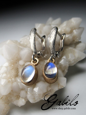 Moonstone gold earrings