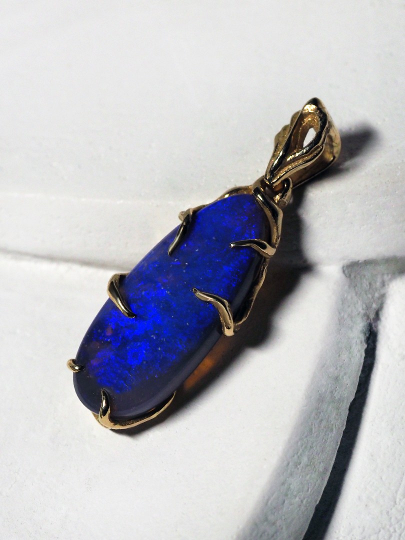 black opal gold pendant