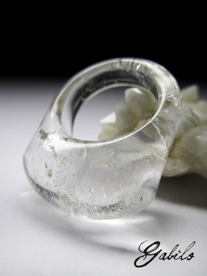 Solid rock crystal ring 
