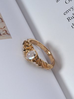 Moonstone yellow gold ring