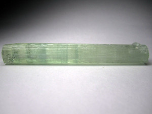 Beryll Krystal 97.85 carats
