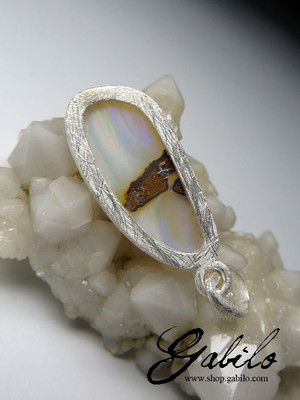 Suspension mit australischem Opal