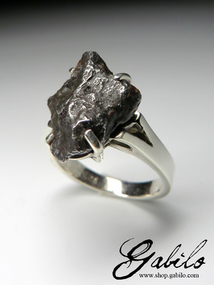 Ring with meteorite silver 