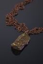 Anhänger mit Chalkopyrit auf Kupferketten