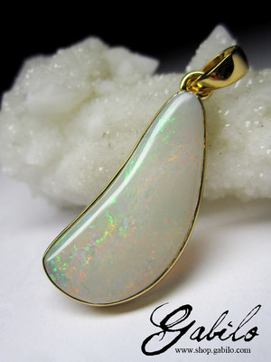 Goldene Suspension mit Savralian Opal