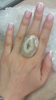 Ring mit einem Quarzedelstein