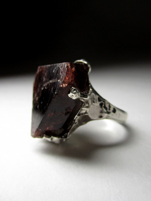 Ring mit Spinellrot