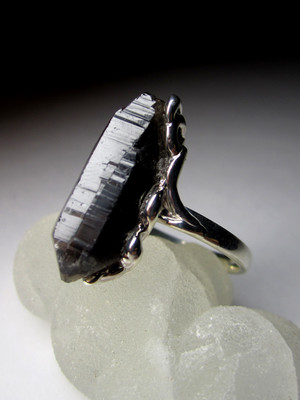Ring mit einem Morion-Silber