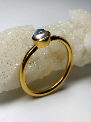 Moonstone gold ring with gem report MSU