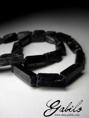 Perlen aus schwarzen Turmalin Rosinen