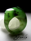 Ring aus grüner Jade