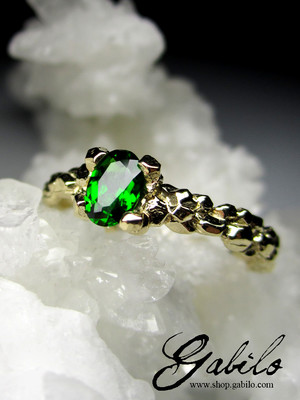 Chrome diopside gold ring with Jewelry Report MSU