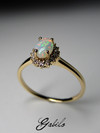 Opal goldener ring with diamonds 