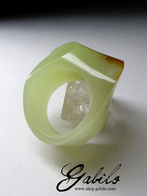Polychrome Jade Ring weiß und Tabakfarbe