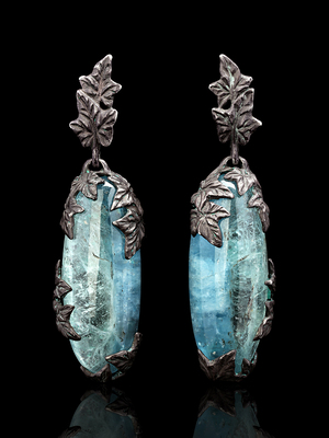 Ivy earrings with aquamarine in blackened silver 