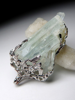 Big Aquamarine crystals silver pendant