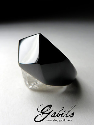 Einteiliger Ring aus schwarzer Jade