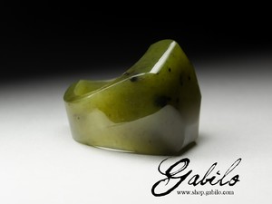 Ring aus massiver Jade