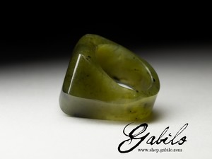 Ring aus massiver Jade