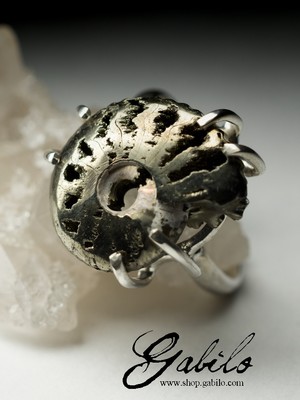 Silberring mit Ammonit pyritisiert
