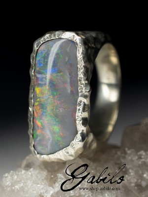 Männlicher Ring mit schwarzem Opal