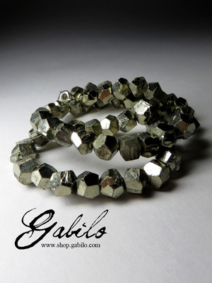Perlen aus Pyritkristallen