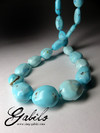 Perlen von blau hellem Türkis