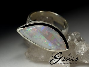 Silberring mit weißem Opal