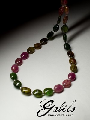 Perlen aus Farbturmalin