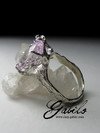 Gold ring with kunzite