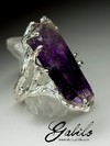 Gold ring with Amethyst crystal