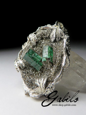 Emerald crystals 