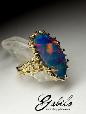 Goldring mit Opal