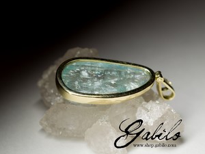 Aquamarine gold necklace