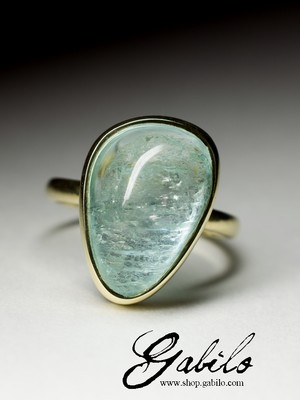 Aquamarine gold ring 