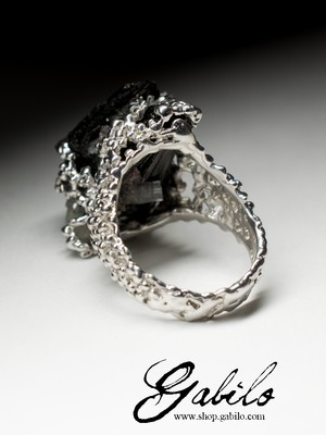 Ring mit schwarzem Turmalin in Silber