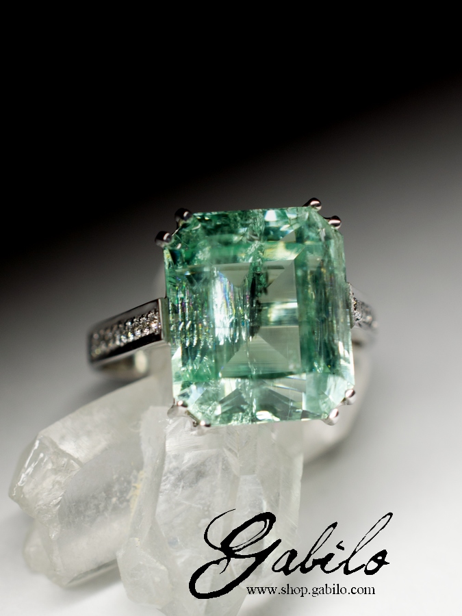 Green beryl and diamonds gold ring ref 8301