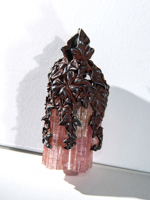 L’automne - Tourmaline Rubellite crystal Ivy pendant in silver